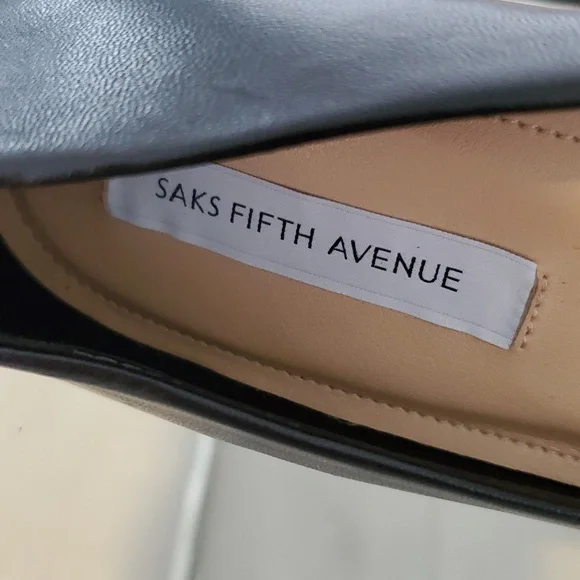 Saks 5th Ave womens Black Leather Kitten Heel Pumps Size 6 like new no box - Picture 4 of 8